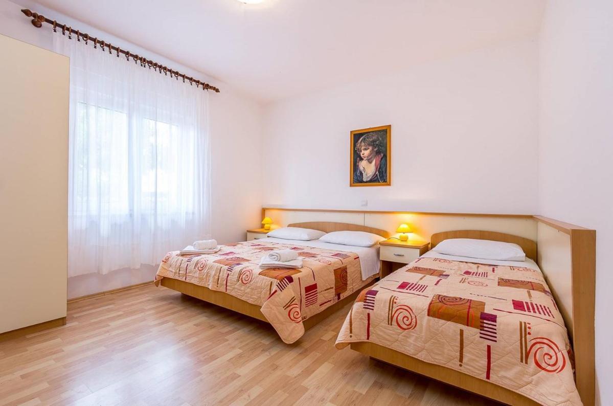 Apartments Nevija Medulin Extérieur photo